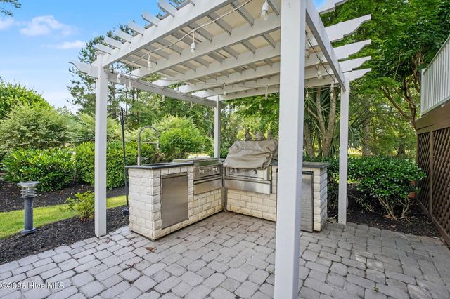 665 Stanton Hall Drive NW, Calabash, NC 28467