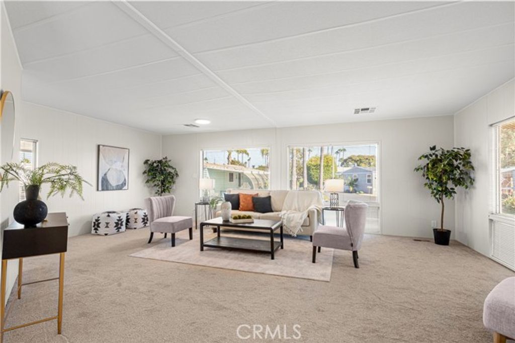 7221 San Luis, Carlsbad, CA 92011