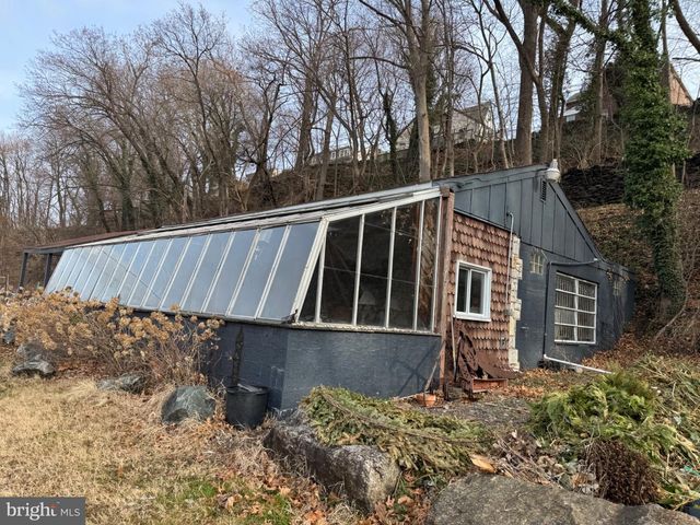 233 SCOTTDALE RD, Lansdowne, PA 19050