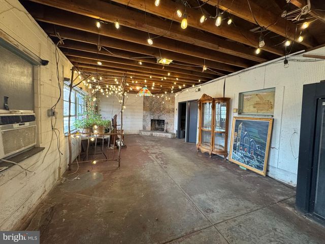 233 SCOTTDALE RD, Lansdowne, PA 19050