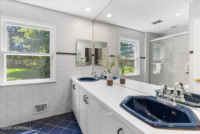 11 Galloping Hill Road, Holmdel, NJ 07733