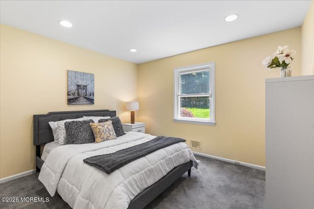 11 Galloping Hill Road, Holmdel, NJ 07733