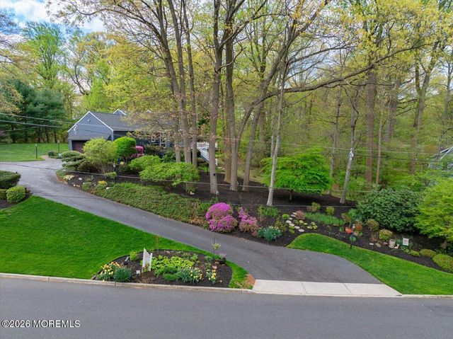 11 Galloping Hill Road, Holmdel, NJ 07733
