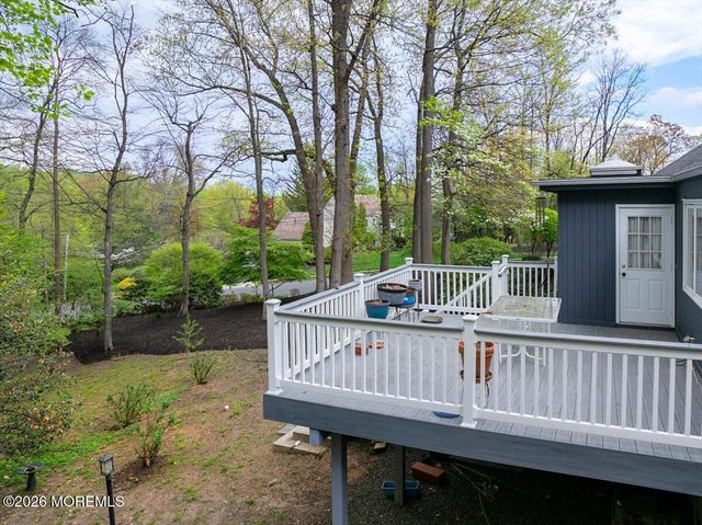 11 Galloping Hill Road, Holmdel, NJ 07733