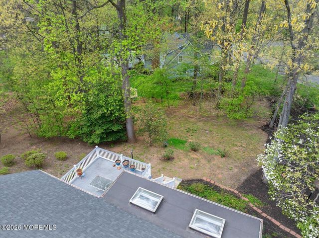 11 Galloping Hill Road, Holmdel, NJ 07733