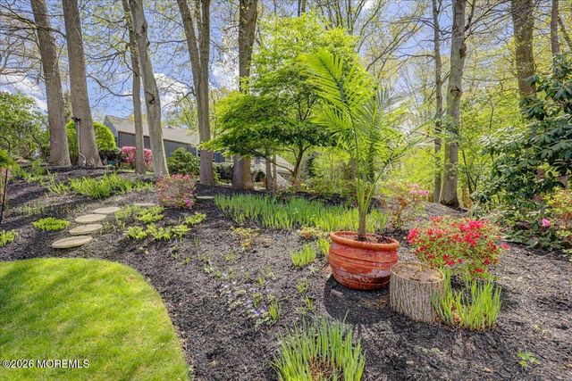 11 Galloping Hill Road, Holmdel, NJ 07733