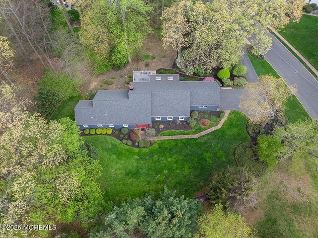 11 Galloping Hill Road, Holmdel, NJ 07733