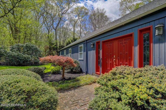 11 Galloping Hill Road, Holmdel, NJ 07733