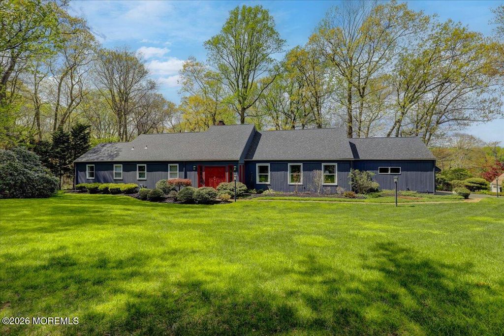 11 Galloping Hill Road, Holmdel, NJ 07733