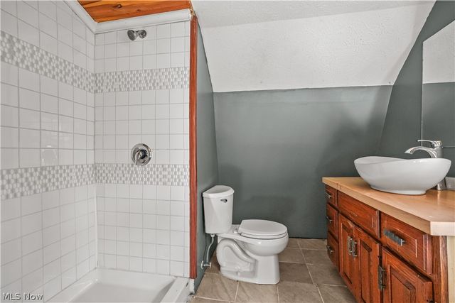 5006 Maderia Drive, West Salem, OH 44287