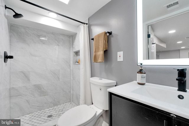 4035 BENNING RD NE, Washington, DC 20019