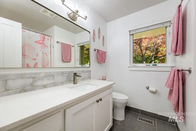3011 N Crane Creek Rd., Boise, ID 83702