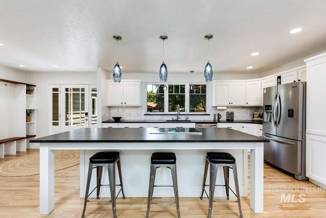 3011 N Crane Creek Rd., Boise, ID 83702