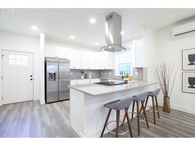 6537 Se WOODSTOCK Blvd, Portland, OR 97206