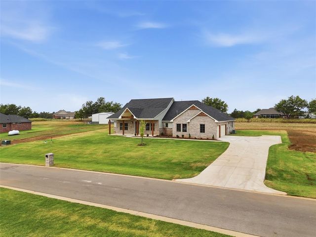 9027 Avington Way, Guthrie, OK 73044