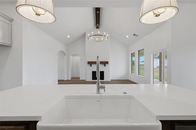 9027 Avington Way, Guthrie, OK 73044