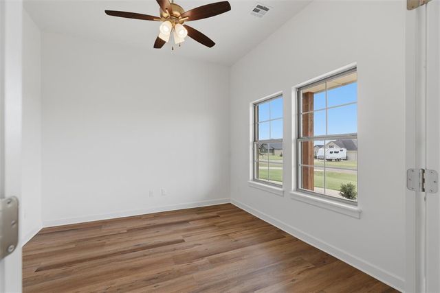 9027 Avington Way, Guthrie, OK 73044