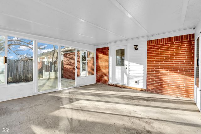 22 Sayre Drive, Greenwood, IN 46143