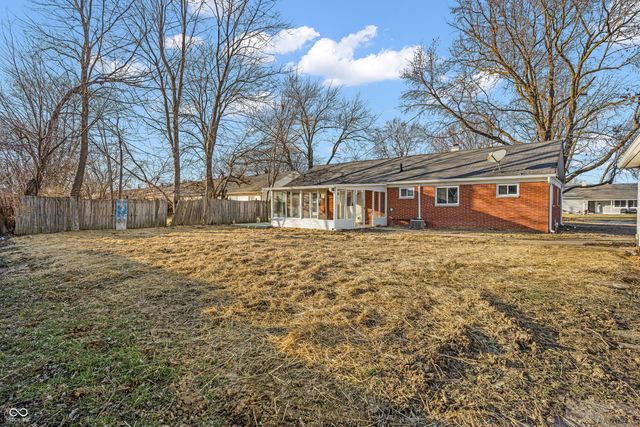 22 Sayre Drive, Greenwood, IN 46143