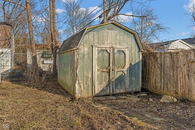 22 Sayre Drive, Greenwood, IN 46143