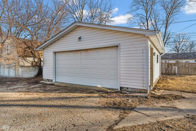 22 Sayre Drive, Greenwood, IN 46143