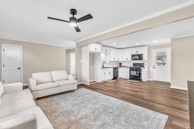 22 Sayre Drive, Greenwood, IN 46143