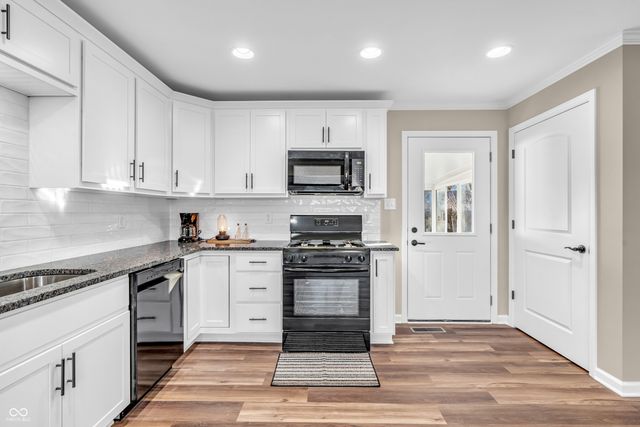 22 Sayre Drive, Greenwood, IN 46143