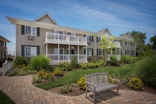 5 Willowbrook Road 6B, Bay Shore, NY 11706
