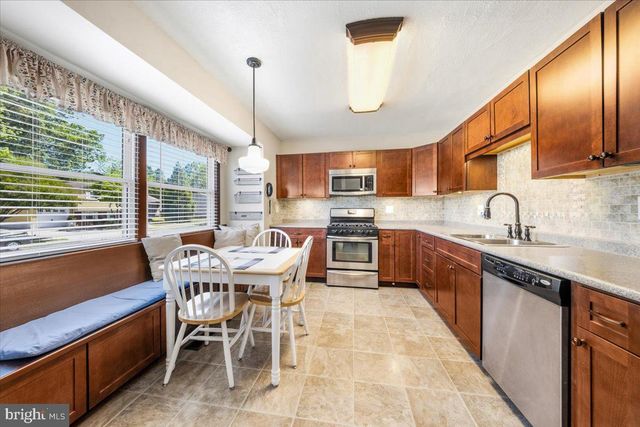 376 CLEVELAND AVE, West Berlin, NJ 08091