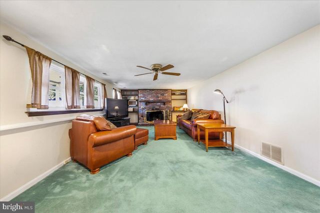 376 CLEVELAND AVE, West Berlin, NJ 08091