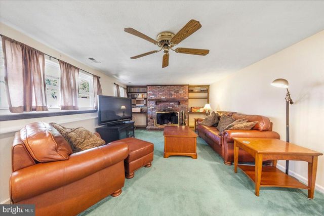 376 CLEVELAND AVE, West Berlin, NJ 08091