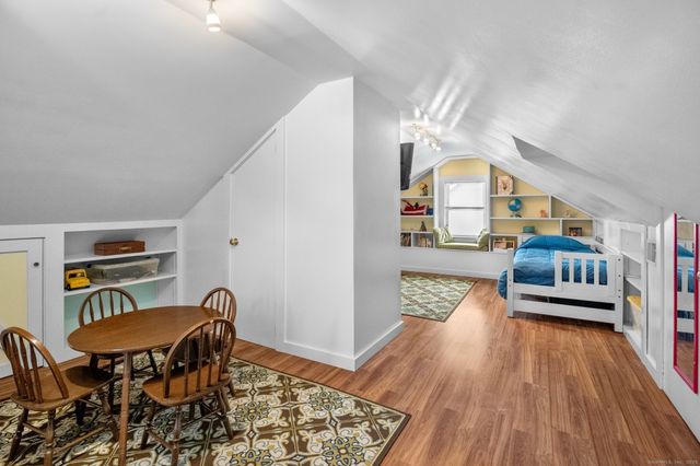 14 Maple Street, Darien, CT 06820