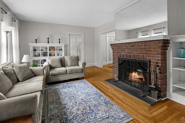 14 Maple Street, Darien, CT 06820