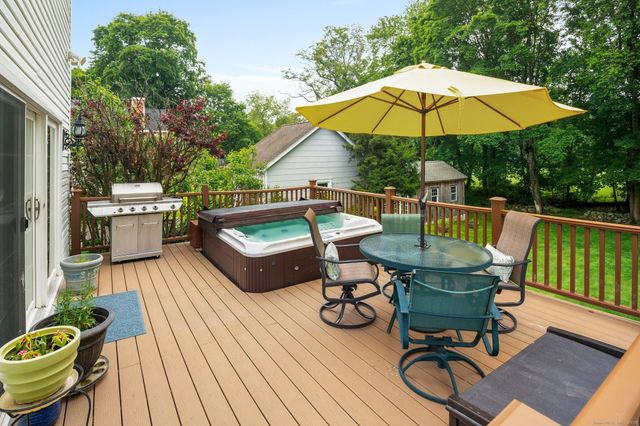 14 Maple Street, Darien, CT 06820