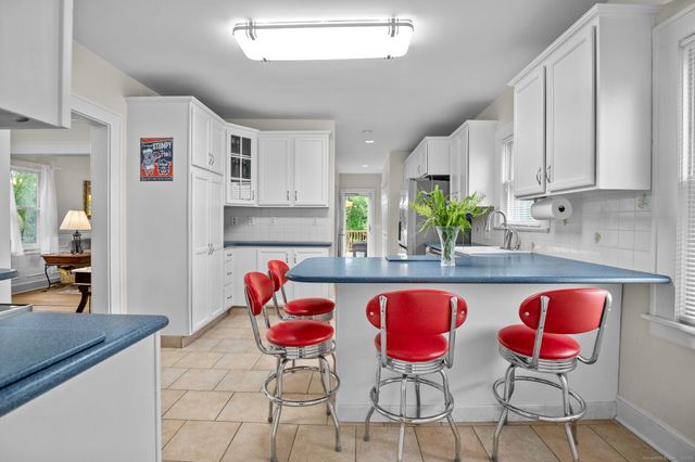 14 Maple Street, Darien, CT 06820