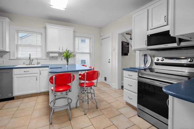 14 Maple Street, Darien, CT 06820