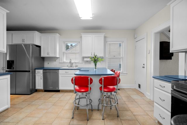 14 Maple Street, Darien, CT 06820