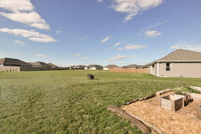 379 E Melton Road, Ozark, MO 65721