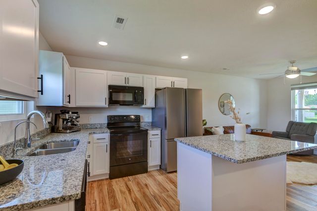 379 E Melton Road, Ozark, MO 65721