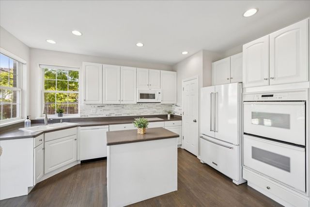 2409 Meadowbrook Lane, Westchester, IL 60154