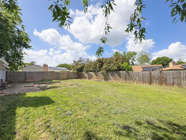 1915 Chalice Road, Arlington, TX 76014