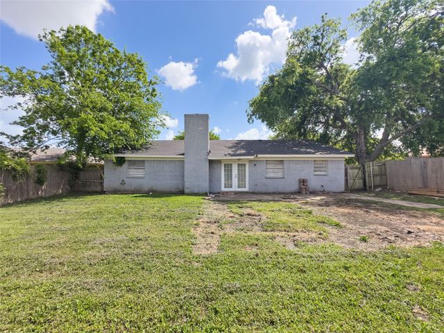 1915 Chalice Road, Arlington, TX 76014