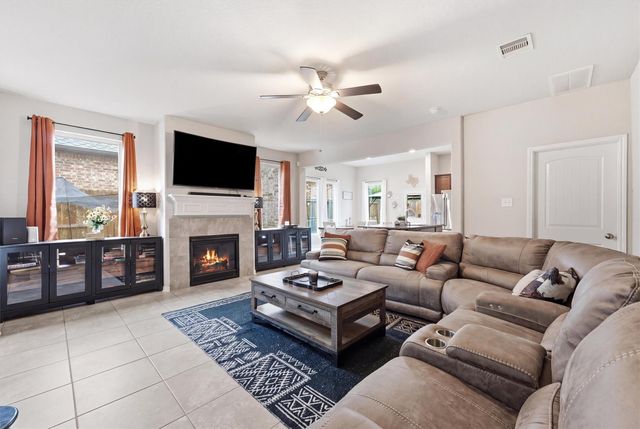 138 Bayside Crossing Drive, La Porte, TX 77571