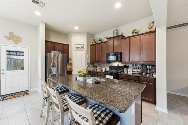 138 Bayside Crossing Drive, La Porte, TX 77571