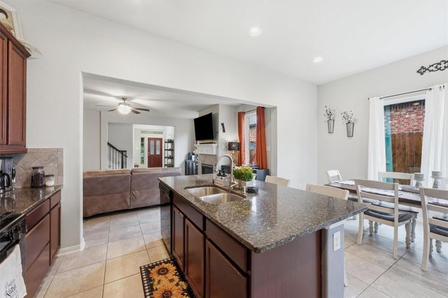 138 Bayside Crossing Drive, La Porte, TX 77571