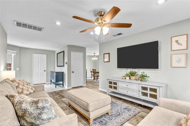 8947 Gateway View Court, El Cajon, CA 92021