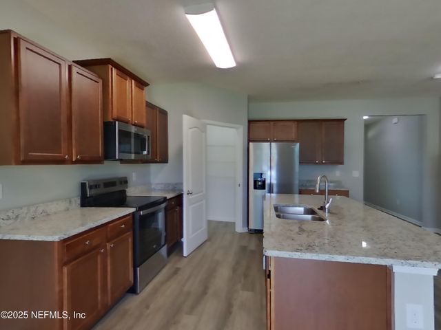 372 HARLEY Drive, Jacksonville, FL 32218