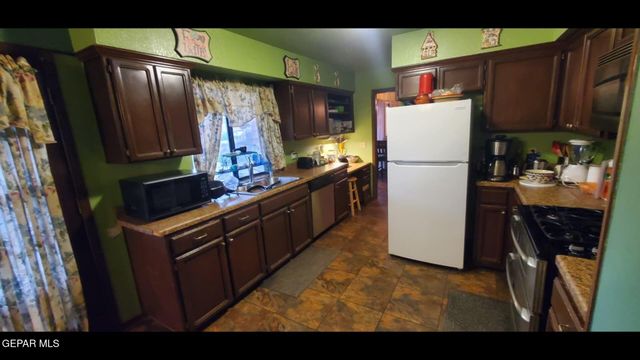 4643 R L Shoemaker Drive, El Paso, TX 79924