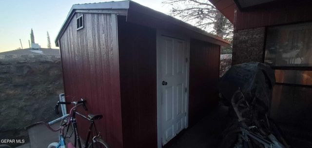 4643 R L Shoemaker Drive, El Paso, TX 79924