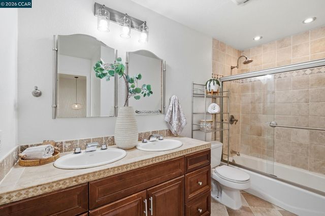 1195 Kenwal Rd B, Concord, CA 94521